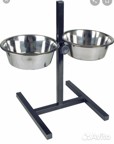 Подставка с чашками для кормления собак