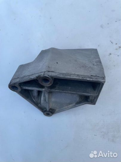 Кронштейн гур nissan primera p12 QG18