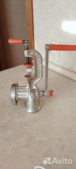 Мясорубка ручная СССР чугунная