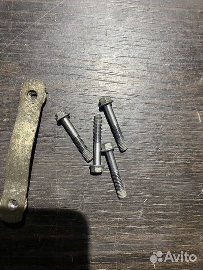 Крепление крыла для Suzuki GSX650F