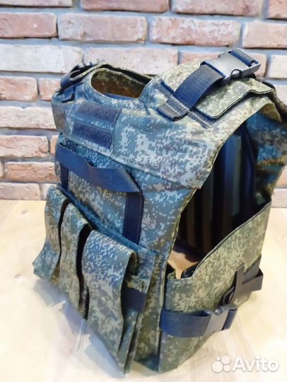 Бронежилет с плитами