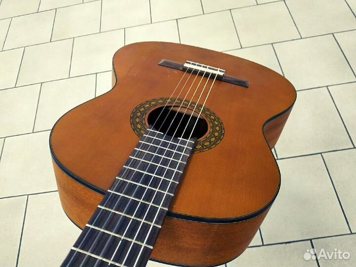 Гитара классическая массив кедра