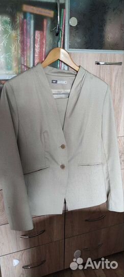 Костюм женский классический с юбкой