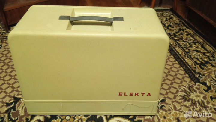 Швейная машинка электа