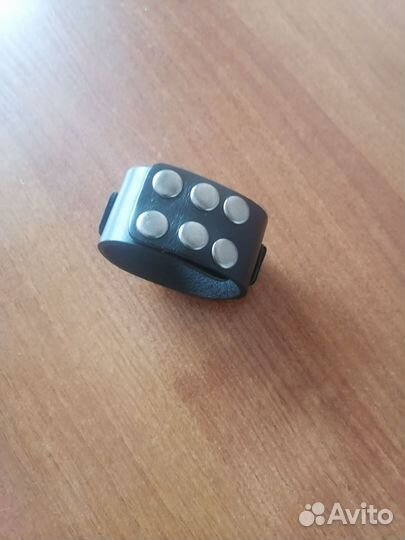 Кожаный браслет