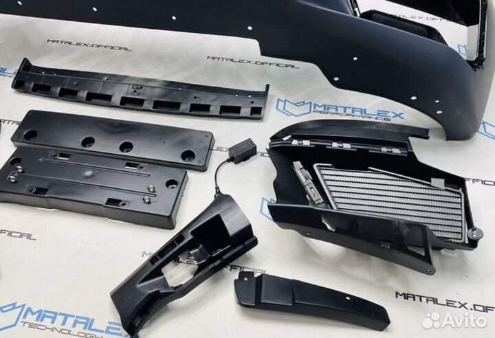 Передний бампер BMW F10, стиль M5 F90 в сборе