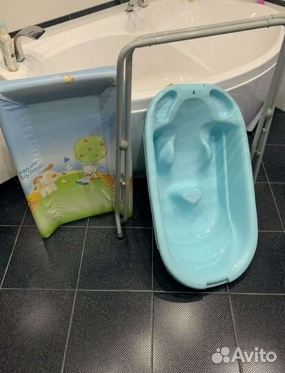 Детская ванночка для купания с подставкой