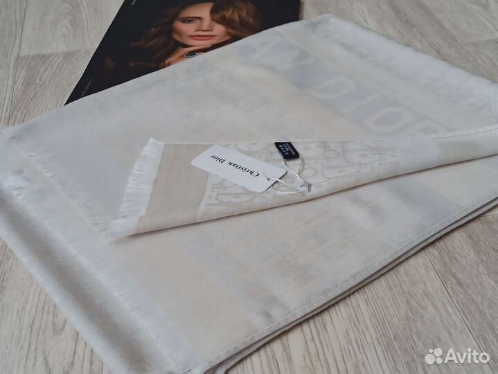 Палантин молочный Кашемир Christian Dior 8 цветов