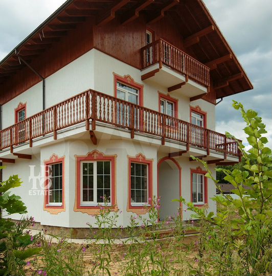 Дом 330 м² на участке 10 сот.