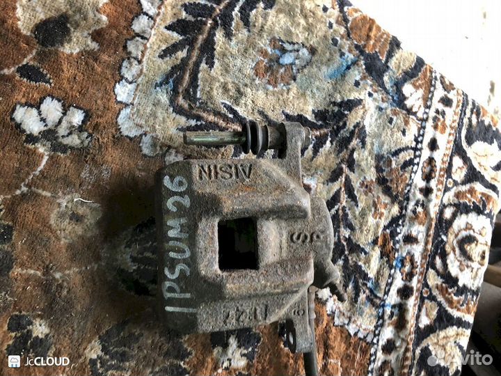 Суппорт на toyota ipsum ACM26