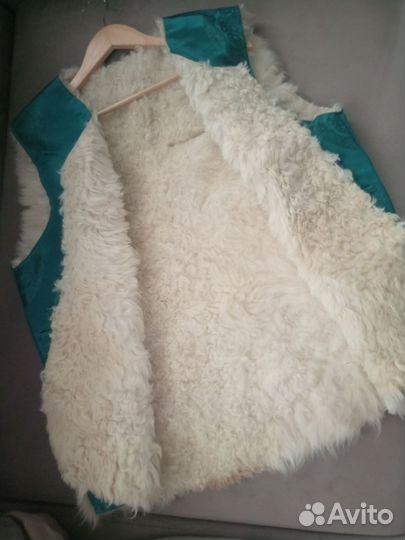 Жилет, чени чок из натуральной овечьей шкуры