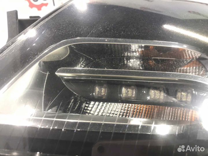 Фара ксеноновая левая Audi A4 B8 2.0 cdnc 2011