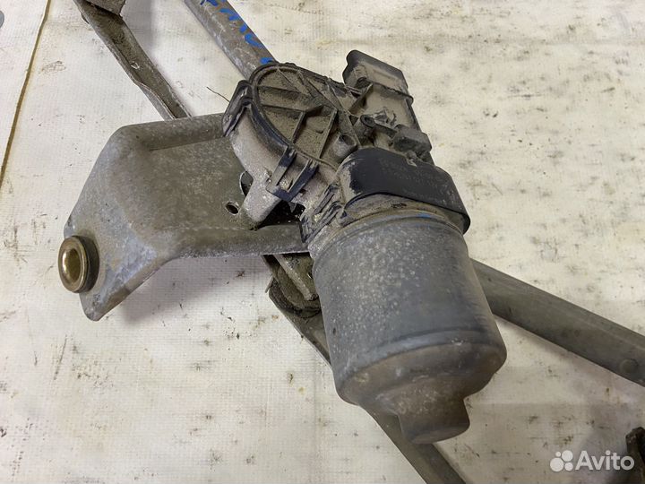 Мотор стеклоочистителя (дворники ) Peugeot 206