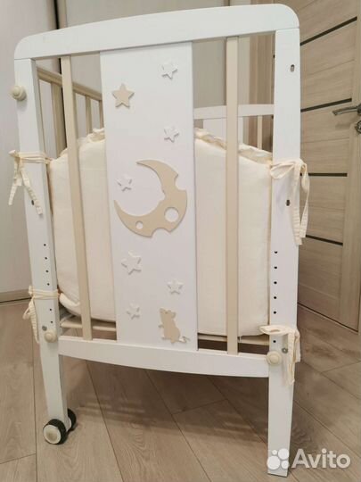 Детская кроватка с маятником Wundermobel