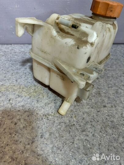 Расширительный бачок Chevrolet Captiva C140 2.2 TD