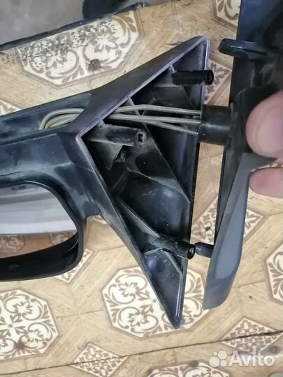 Зеркало заднего вида