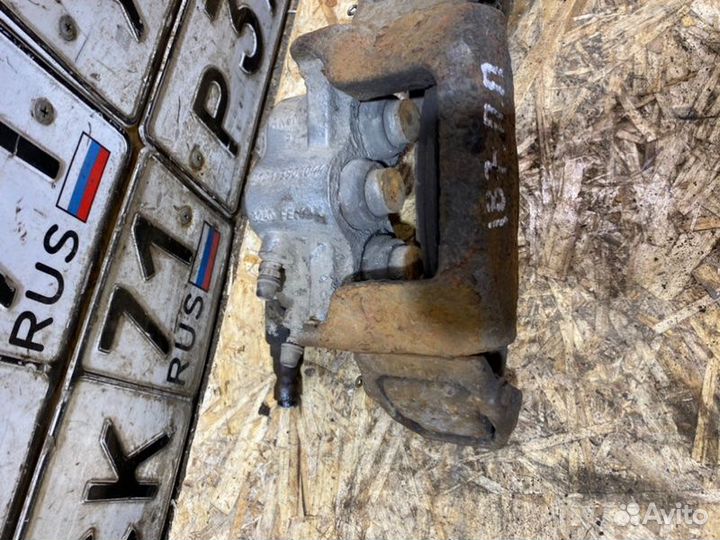 Суппорт передний Chevrolet Niva