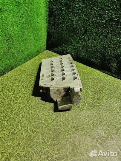 Подножка кабины левая Volvo FH 2013 82171603