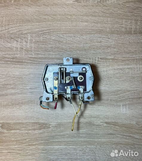 Реле-регулировки генеоатора рр24-Г2