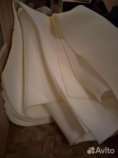 Поролон кусок 1,6х1,9 м, толщина 1 см - 7 шт