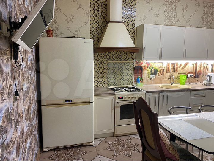 Дом 210 м² на участке 12,1 сот.