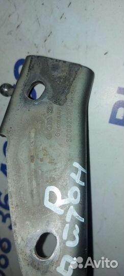 Петля капота на Volkswagen Phaeton