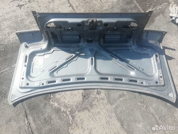 Крышка багажника Mazda 626