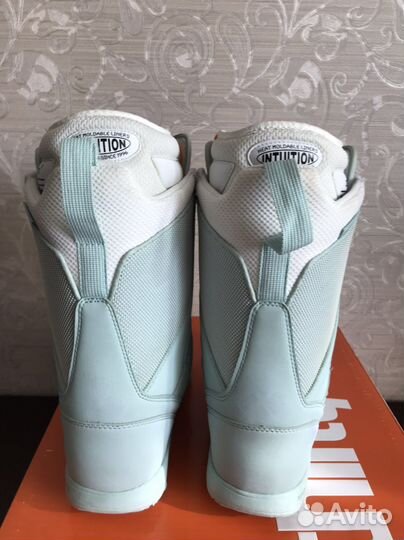 Сноубордические ботинки раз 36,5