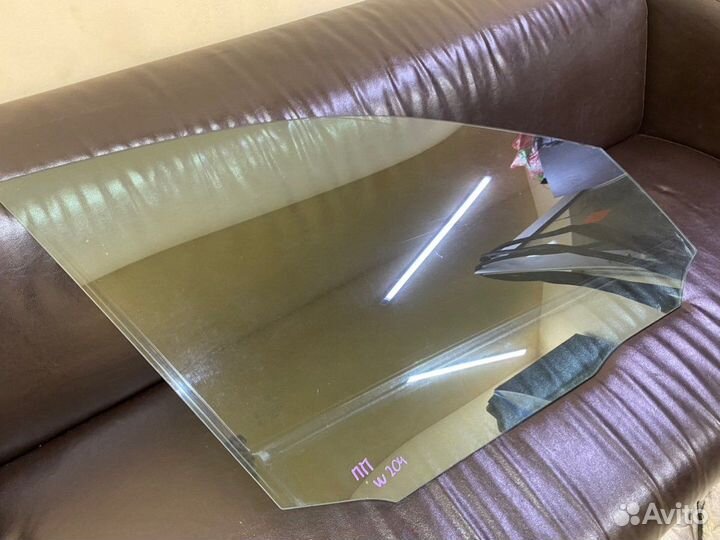 Стекло бу переднее правое Mercedes C 200 W204 2007