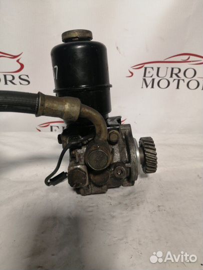 Насос гидроусилителя руля Mitsubishi Pajero 4M41