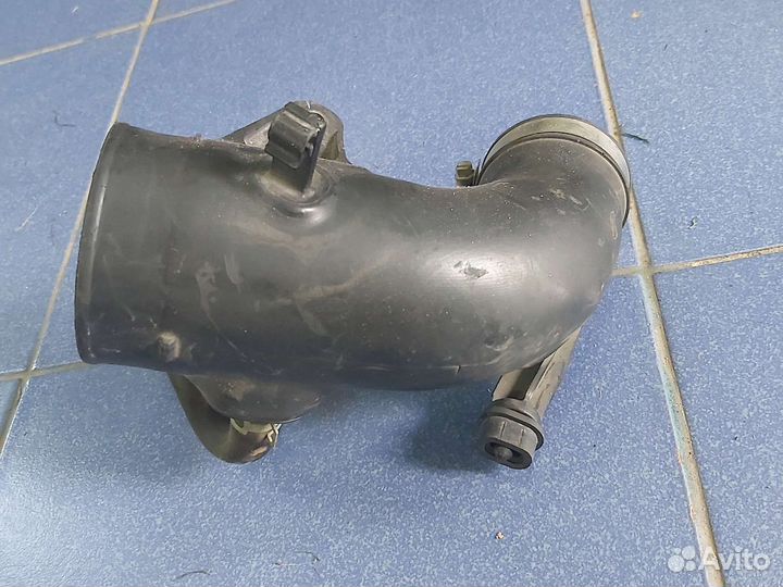 Патрубок дроссельной заслонки Suzuki