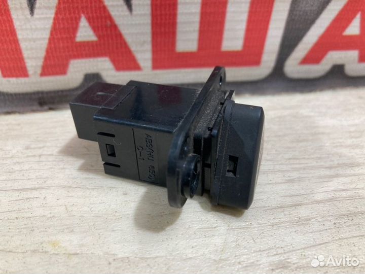 Кнопка аварийной сигнализации Chevrolet Cruze 2010