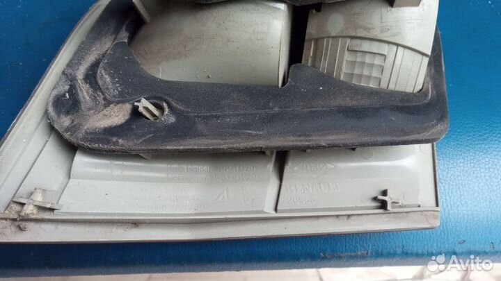 Фонарь внутренний левый renault fluence