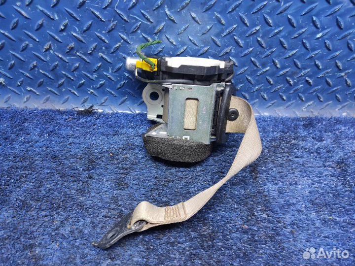 Ремень безопасности задний правый Mercedes W204