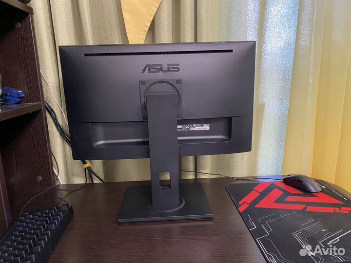 Монитор Asus