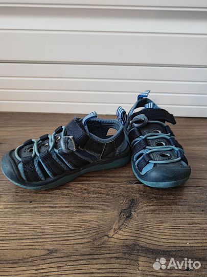 Сандалии детские 25 размер