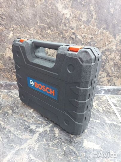 Шуруповерт Bosch 3.0Ah новый в кейсе