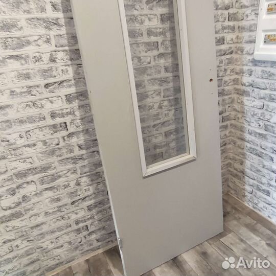 Дверь межкомнатная со стеклом с новостройки