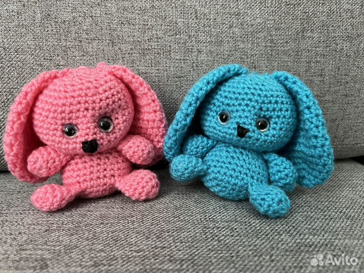 Вязаные игрушки зайка
