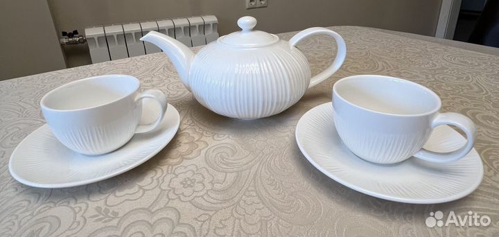 Фарфоровый чайный сервиз