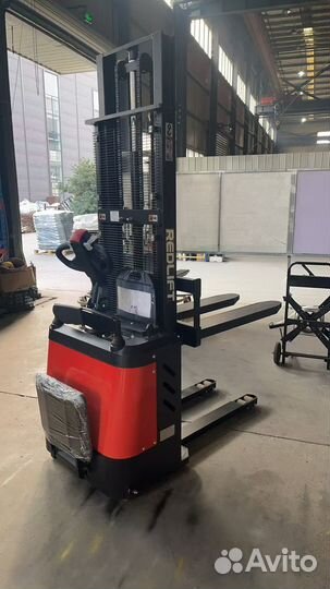 Штабелер самоходный 2т*4,5м (с платформой)