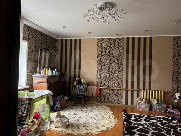 Дом 148 м² на участке 8 сот.