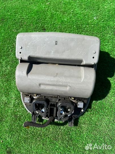 Фонарь салона (плафон) Hyundai Santa Fe 2.2 2008