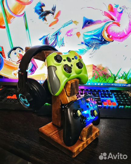 Подставка под два геймпада и наушники