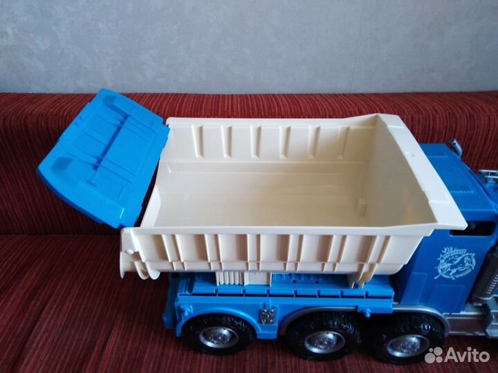 Самосвал большой