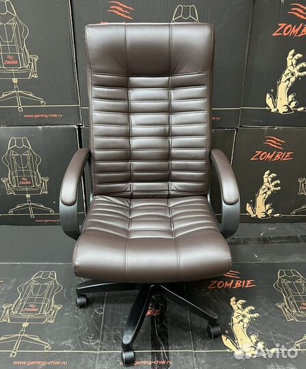 Офисное кресло руководителя