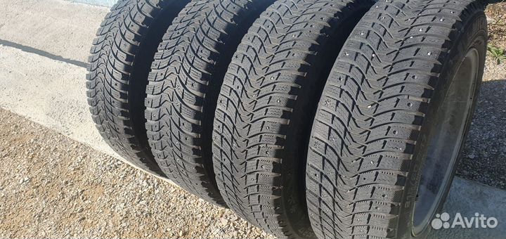 Michelin X-Ice 3 215/60 R17