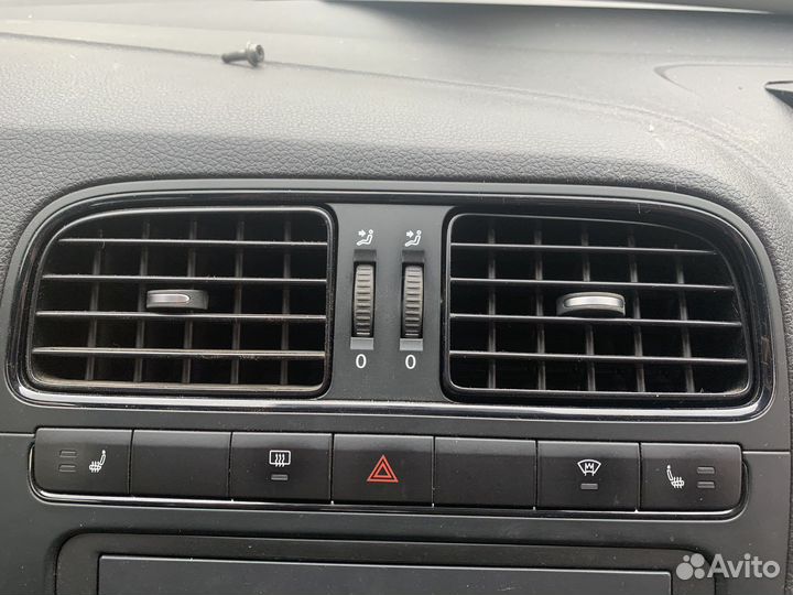 Центальный дефлектор Volkswagen Polo 5