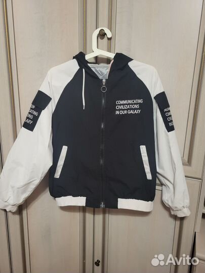 Ветровка женская