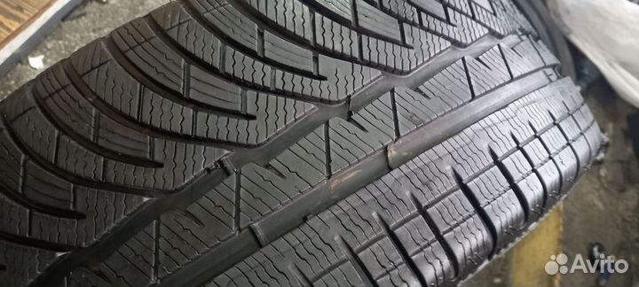 Michelin Pilot Alpin PA4 235/45 R19 99V